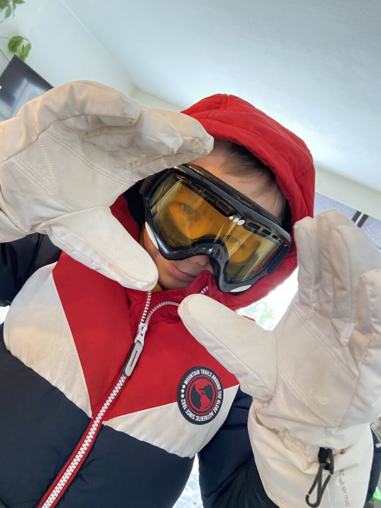 skijas, ski broek, wintersportkleding, winterjas, skibroek, wintersport accessoires, wintersport essentials, wintersport met kinderen