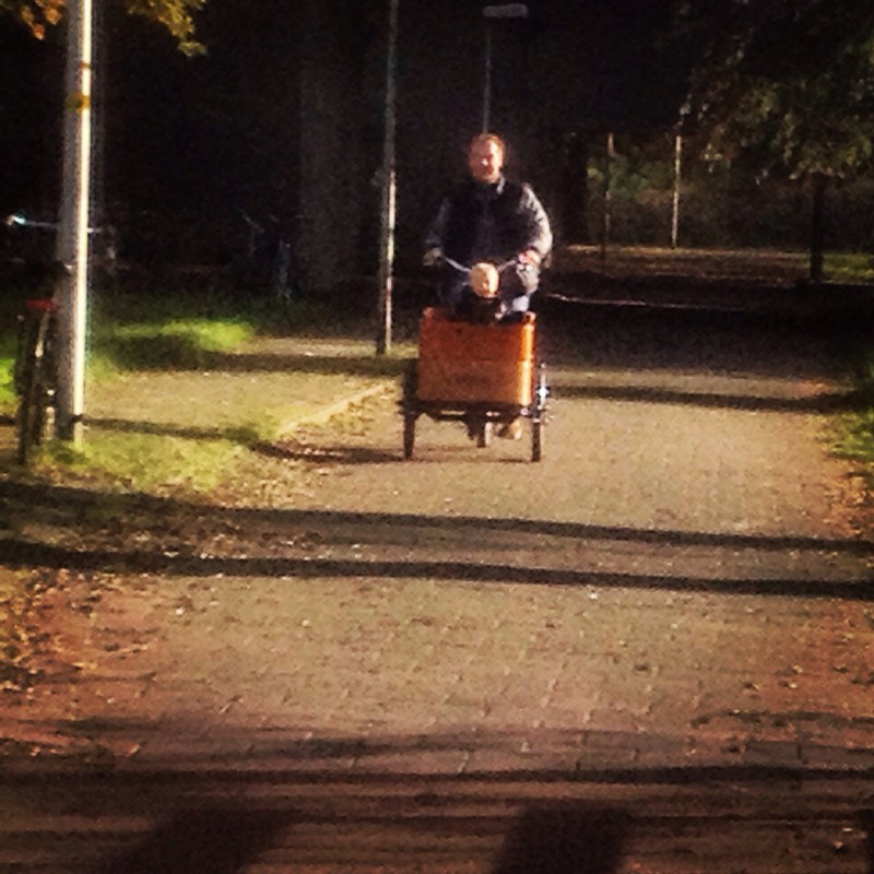 Ik ben officieel een bakfietsmoeder, of je het irritant vindt of niet, dikke pech