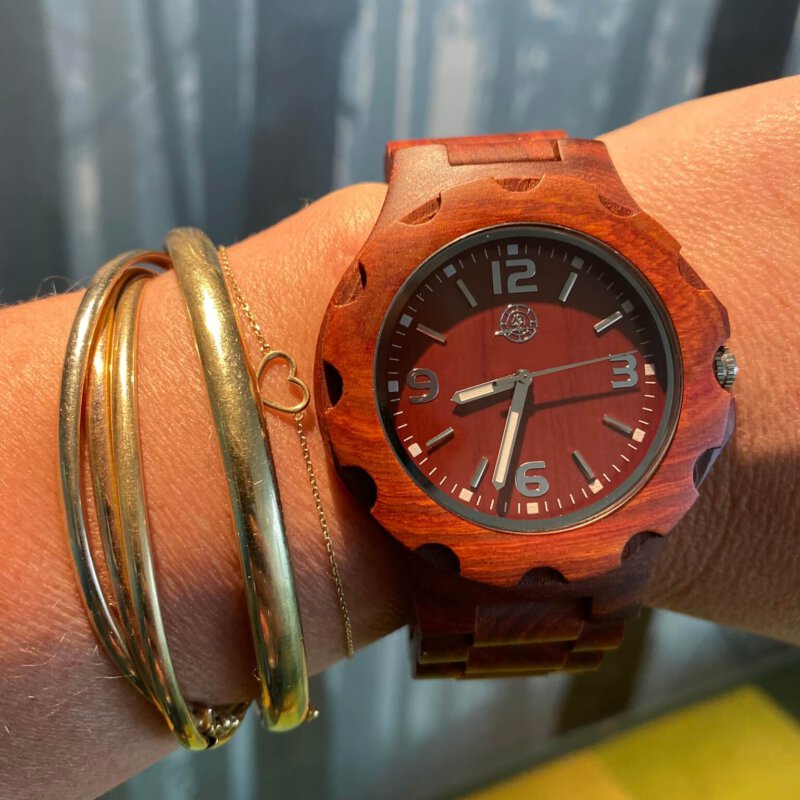 Mijn nieuwste horloge is gemaakt van hout!