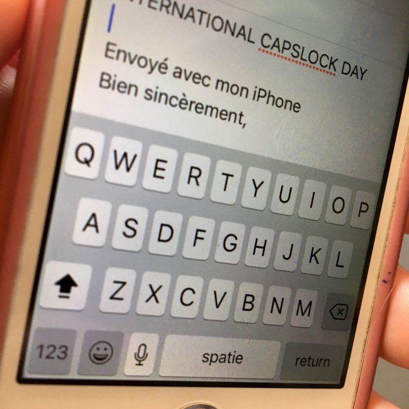 INTERNATIONALE CAPSLOCK DAG, LEKKER IRRITANT VAN JE AFSCHREEUWEN