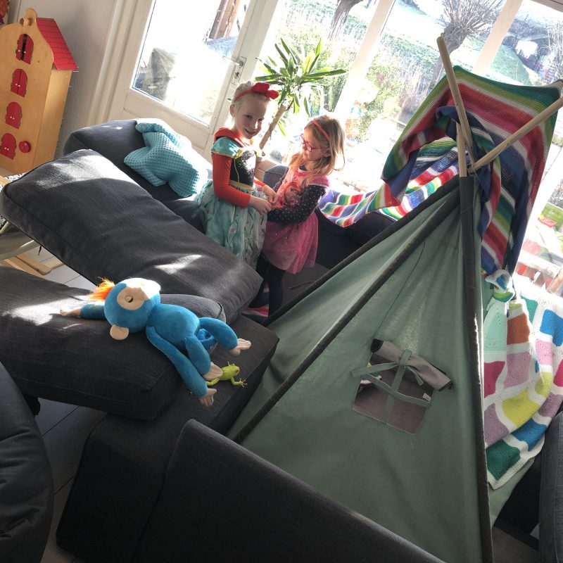 De maand is bijna ten einde. Na deze werkweek snak ik naar het weekend, we blikken terug