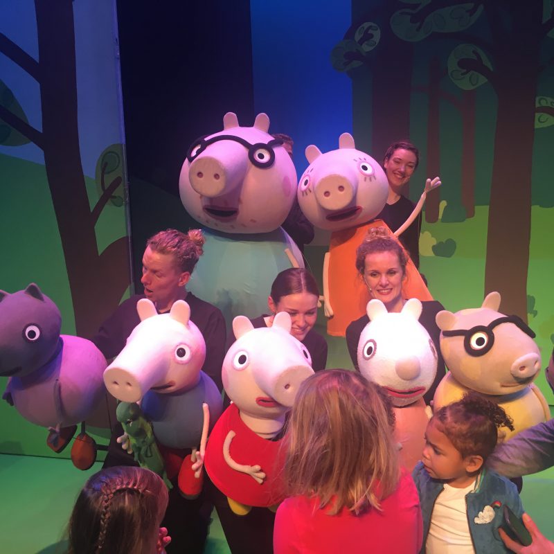 Peppa Pig komt terug naar het theater en maakt van de premiere een echt feestje!