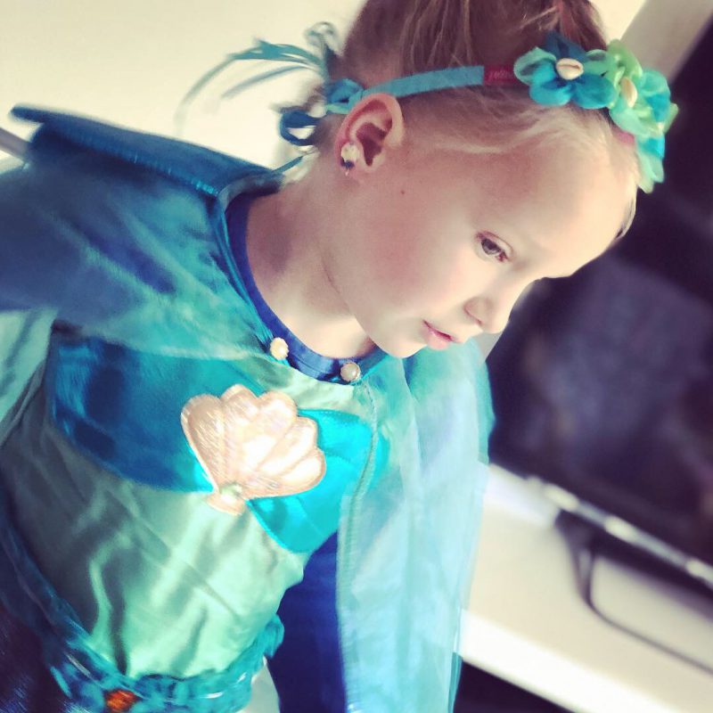 Hoe word je een zeemeermin? Het sprookjesverhaal van ‘mermaid Yvette’