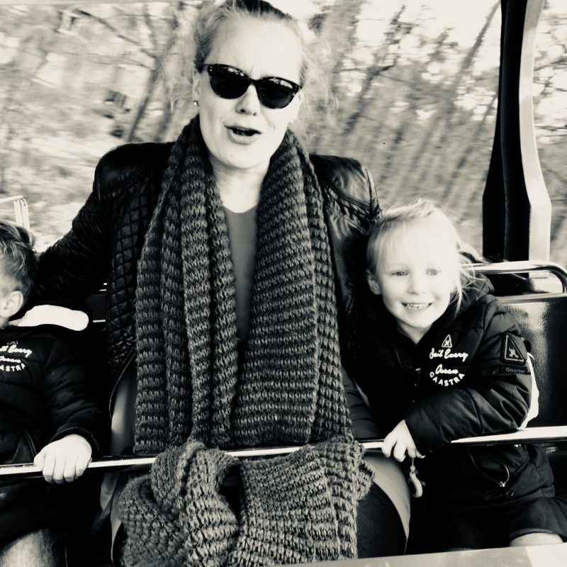 De feiten en fabels over zonnebrillen, die mama’s ogen doen openen