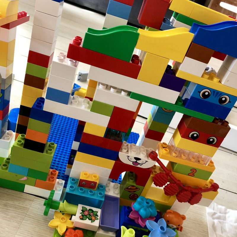 Naar de Hubelino knikkerbaan kun je  urenlang blijven staren! ken jij dit speelgoed?