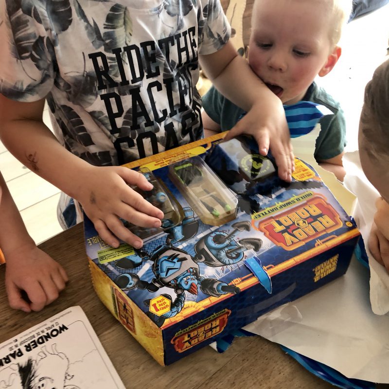 Bouw, beuk, bots  en gebruik slijm met de Ready2Robot Wreck Racers