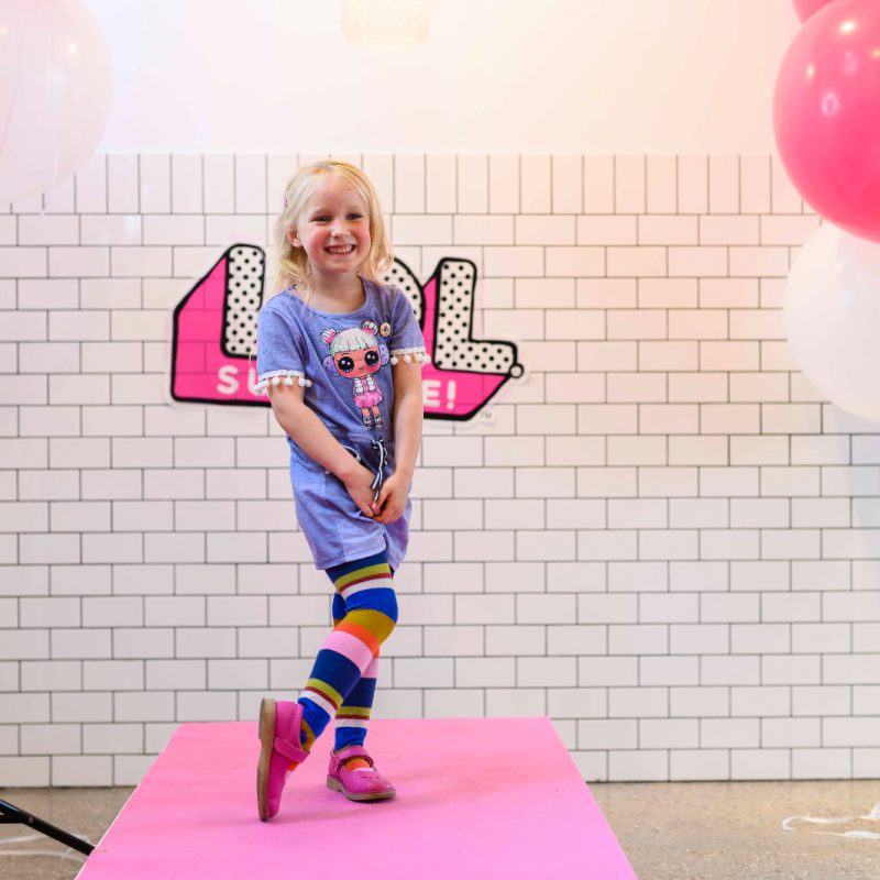 *L.O.L Surprise! “Let’s Be Friends” verzamelboek vol stickers en ruilkaartspel