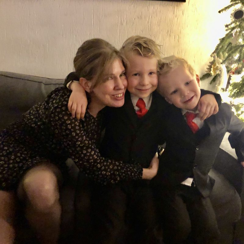 World Cuddle Up Day ~ Mij zie je vandaag niet, toedeledokie! We geven je 5 voordelen!