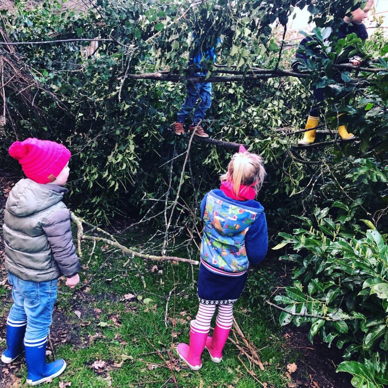 De 6 belangrijkste gezondheidsvoordelen van buitenspelen op een rij! OERRR biedt uitkomst