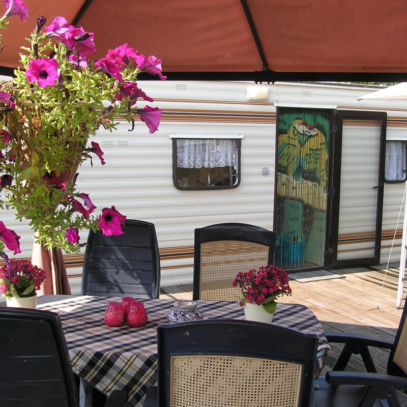 Vakantie nabij Amsterdam in een luxe caravan op Camping De Badhoeve bij Durgerdam