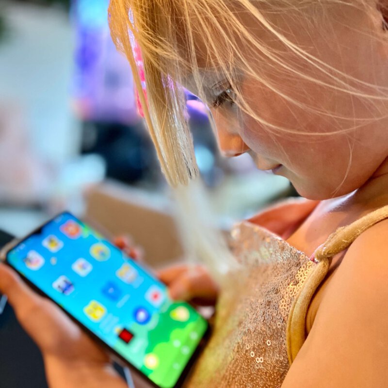 Met deze nieuwste devices van Alcatel zorgen we voor een zorgeloze zomer