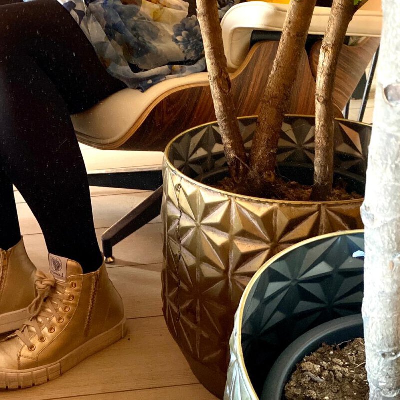 De gouden sneakers trend Bling, bling…