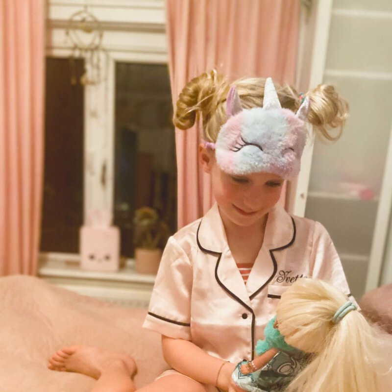 Tijd voor een overload aan Na! Na! Na! Surprise glam