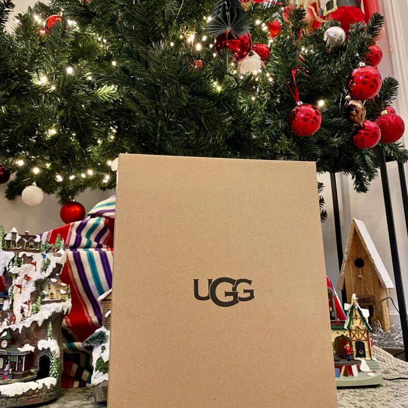 Classy of sassy? Comfortabel thuiswerken met warme Ugg’s…. jaja ze mogen weer