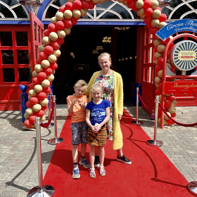 Slagharen presenteert nieuwe circusshow met internationale artiesten, wasberen & boeven