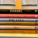 Little book of Versace: ontdek alles over dit iconische modemerk