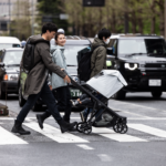 Innovatie van de dag: Thule’s nieuwe luchtzuiverende kinderwagenkap beschermt baby’s tegen vervuiling