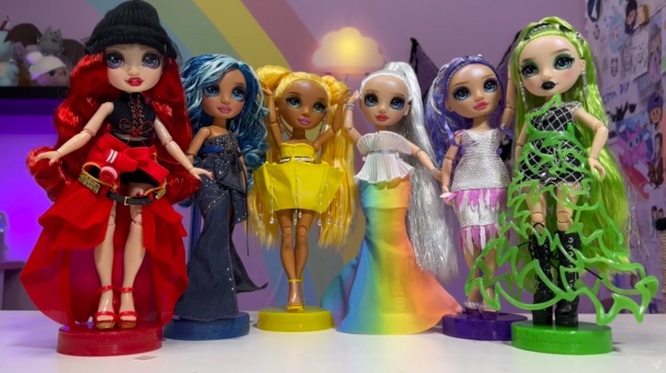 Rainbow High: Fantastic Fashion-poppen met kleurrijke en speelse catwalkoutfits #loveit