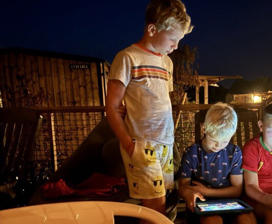 Wifi-vrije vakantie, schermtijd op vakantie, wifi, kinderen, vakantie zonder schermpjes, schermpje