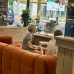 Retourgoederen, outlet, verkoophuis Slagharen, Wehkamp, sale, outlet, geheim adres, meubelen Designmeubelen, kleding & accessoires, outlet kleding, verkoophal,