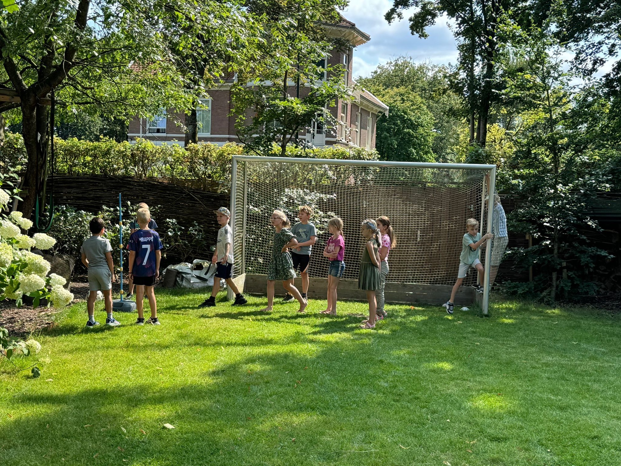 tuin herfstklaar , tuinieren, snoeien, snoeiwerk, hovenier