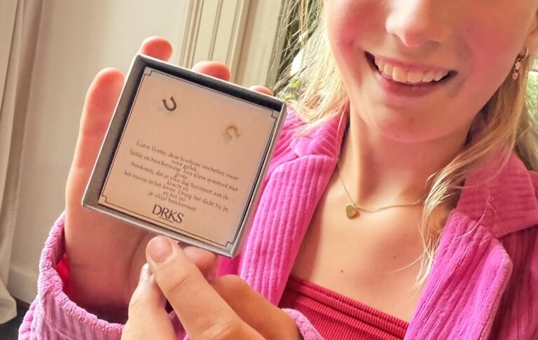 drks, gepersonaliseerd cadeau, beste gepersonaliseerde cadeau, moederdag cadeau, oorbellen, hoefijzer, sieraden 