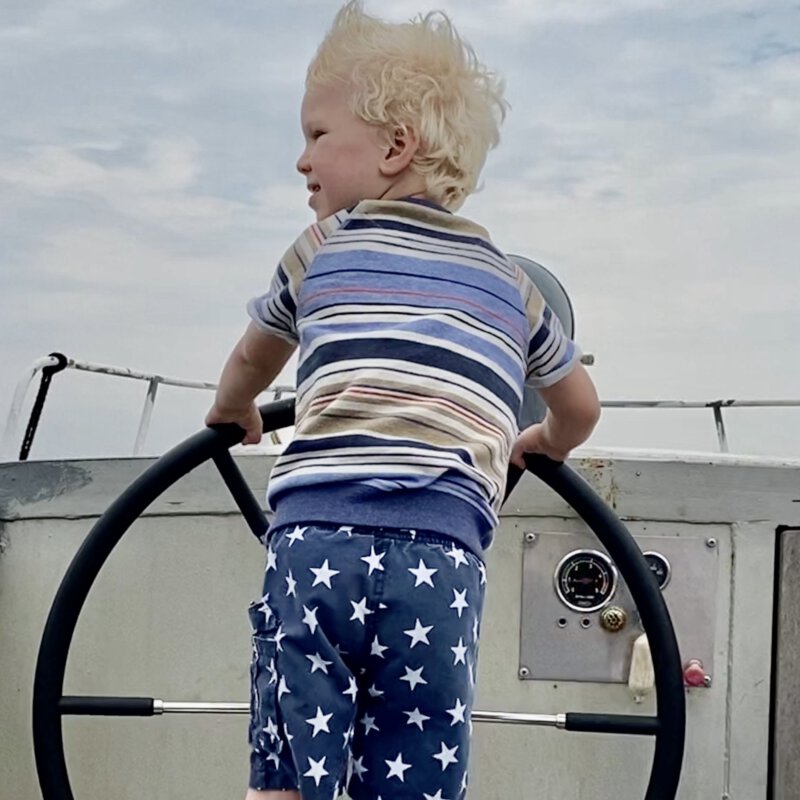 Bootje huren in Amsterdam met SAIL: tips, tricks en toffe aanbieders (ook als je de hoofdprijs betaalt)