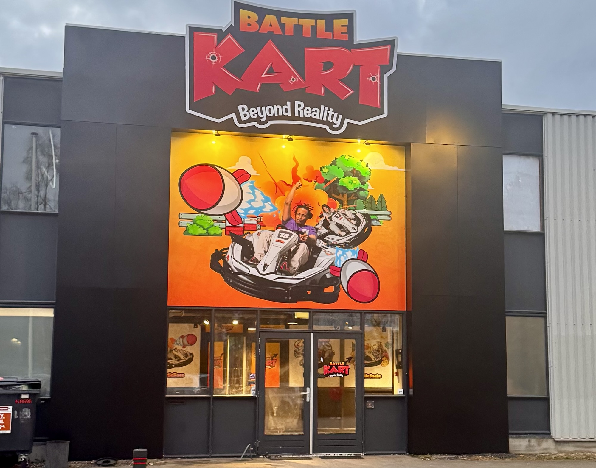 BattleKart Apeldoorn, racen, karten, elektrisch karten, teamuitje, kinderfeestje Apeldoorn, VR, videogames, bedrijfsuitje, teamuitje