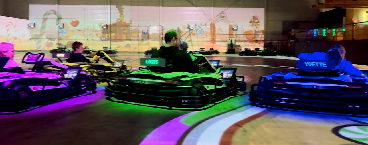 BattleKart Apeldoorn, racen, karten, elektrisch karten, teamuitje, kinderfeestje Apeldoorn, VR, videogames, bedrijfsuitje, teamuitje