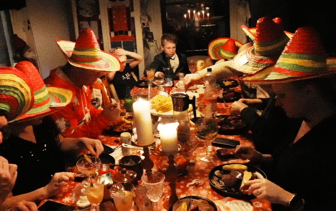 Top 30 oud en nieuwjaarstradities om het jaar goed in te luiden en geluk gegarandeerd lijkt!