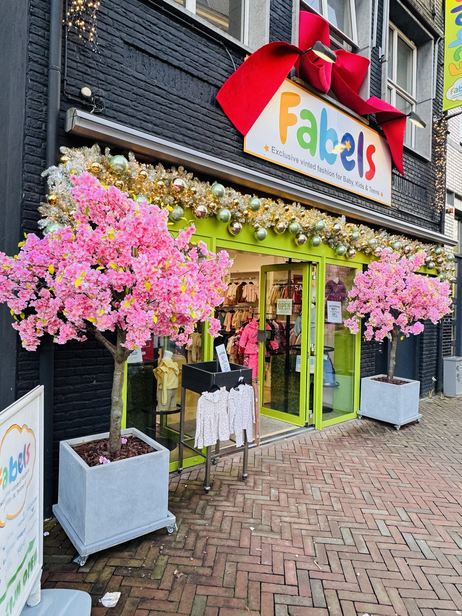 Fabels, Apeldoorn, tweedehands winkel, kinderkleding