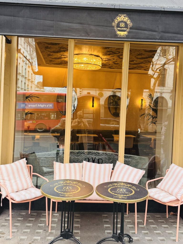 Theatreland Afternoon Tea Review in het hotel The Waldorf Hilton