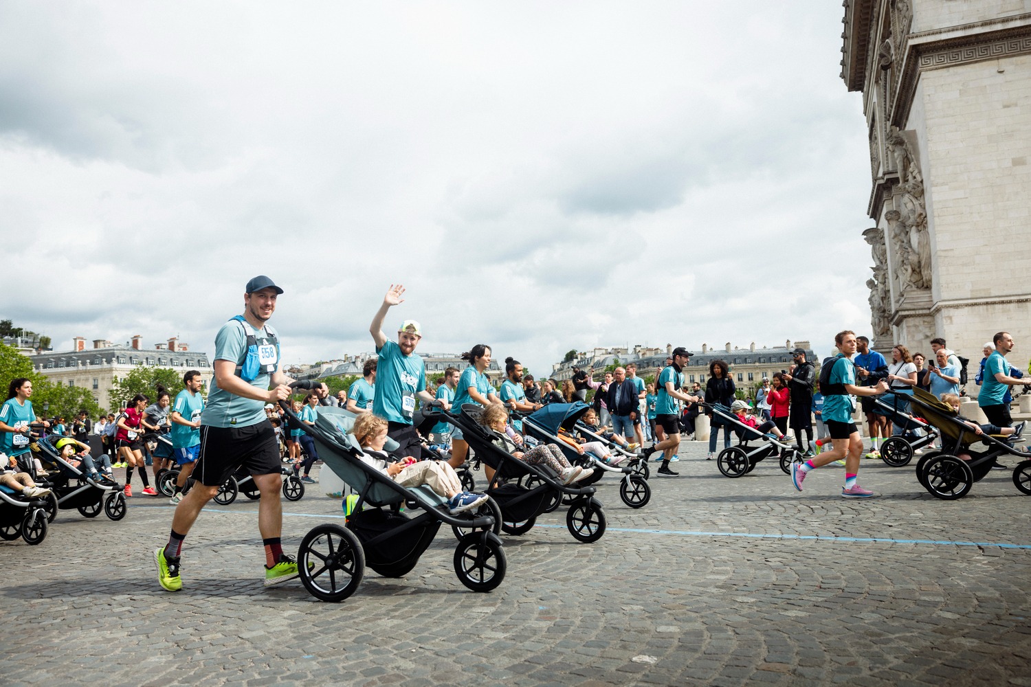 hardloop kinderwagen, de beste jogging stroller, hardlopen met kinderwagen, Adidas 10k run, thule, ren kinderwagen, jog stroller,